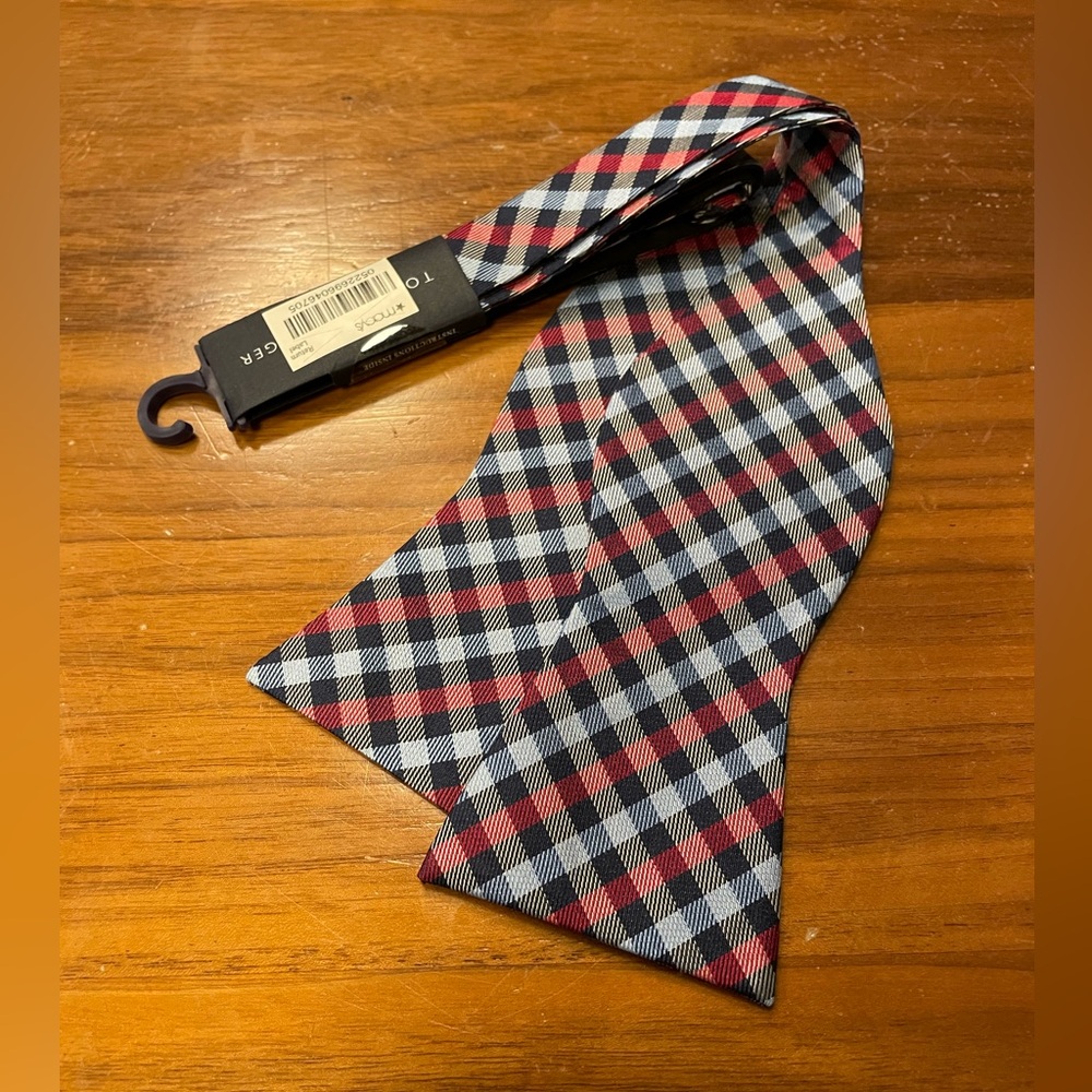 NWT Tommy Hilfiger Men’s Adjustable Silk Self-tie Bow Tie Gingham Red Blue
